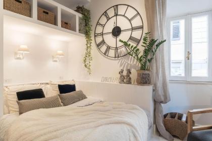 Navona Luxury and Charming Apartment with Terrace - image 3