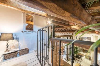 Navona Luxury and Charming Apartment with Terrace - image 8