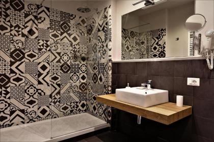 romantica guest house - image 9