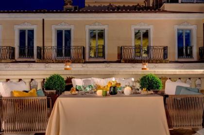 Singer Palace Hotel - image 16