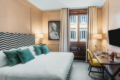 Singer Palace Hotel - image 6