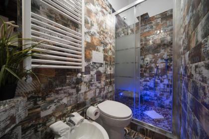 Navona Jacuzzi Rooms - image 6