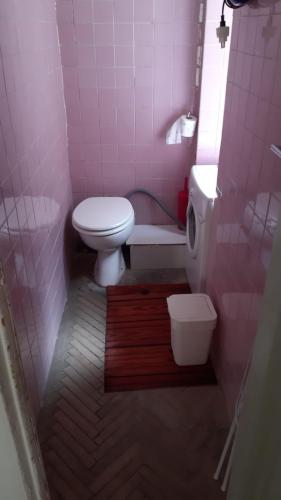 Trastevere Intimate Apartment - image 7