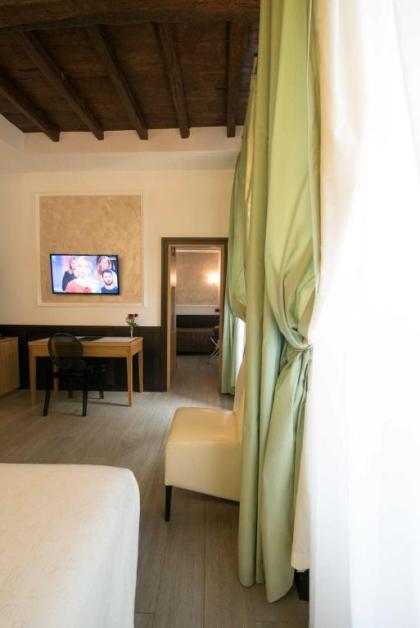 DK Suites - image 12