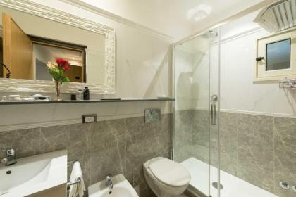 DK Suites - image 16