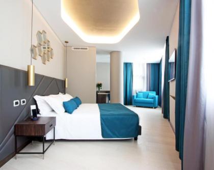 The Hive Hotel - image 12