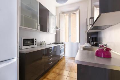 3-Bedroom Holiday Apartment Spanish Steps - image 1