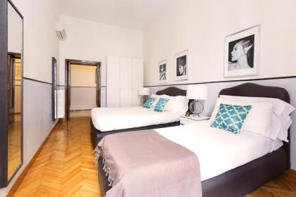 3-Bedroom Holiday Apartment Spanish Steps - image 11