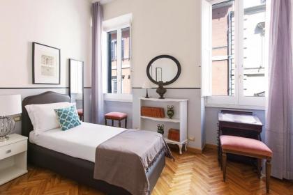 3-Bedroom Holiday Apartment Spanish Steps - image 2