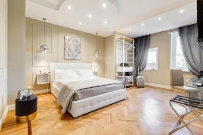 Mellini Palace Suites by Premium Suites Collection - image 5