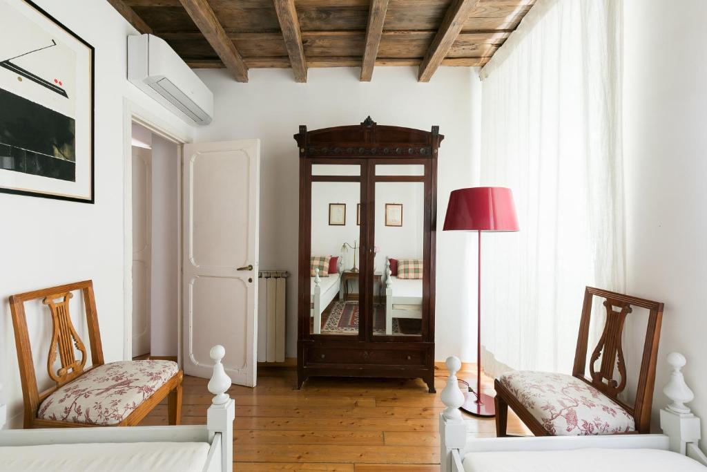Farnese Charming Apartment - image 4