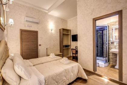 AMICI GUESTHOUSE - image 16