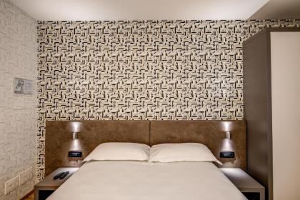 Colosseo Prestige Rooms - image 12