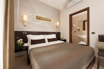 Daphne Luxury Suites - image 11