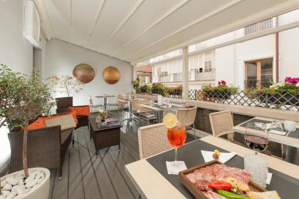 Daphne Luxury Suites - image 12