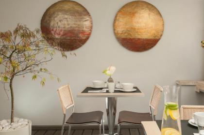 Daphne Luxury Suites - image 15