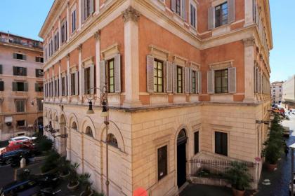 Piazza Venezia Grand Suite - image 4