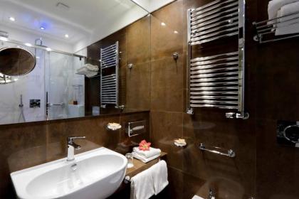 Piazza Venezia Grand Suite - image 8