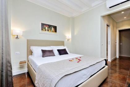 Piazza Venezia Grand Suite - image 9