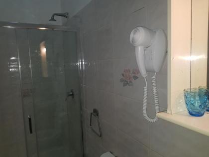 ALEX CITY INN III - image 20