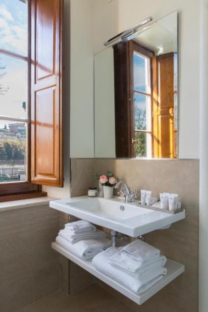 Favilla Hotel di Charme - image 10