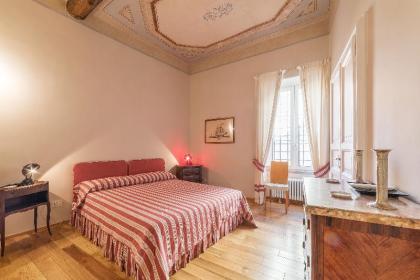 Monti Stunning Apartment with Terrace - image 10