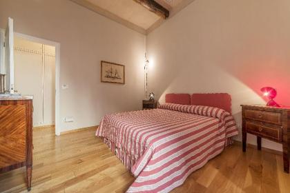 Monti Stunning Apartment with Terrace - image 16