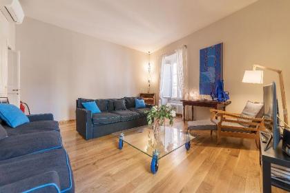 Monti Stunning Apartment with Terrace - image 18