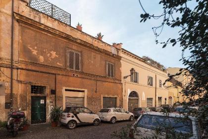 Monti Stunning Apartment with Terrace - image 3