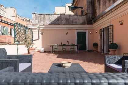 Monti Stunning Apartment with Terrace - image 8