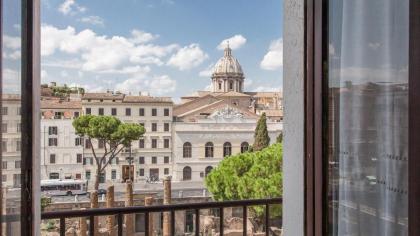 Rental In Rome Ancient View - image 2