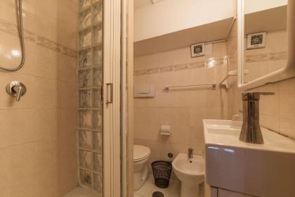 Villa Marignoli Charming Flat - image 24