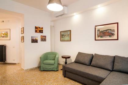 Vatican Museums Roomy Apartment - image 10