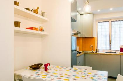 Vatican Museums Roomy Apartment - image 13
