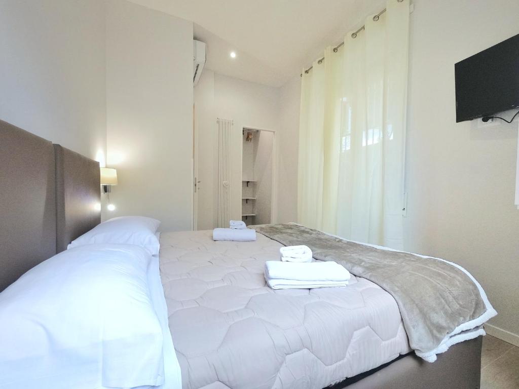 Vatican Luxury Corner - image 6
