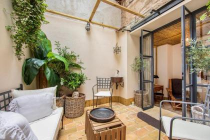 Trastevere Luxury&Charming Loft with Courtyard - image 17