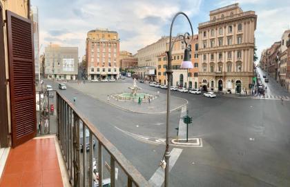 Luxury barberini boutique Apartment - image 4