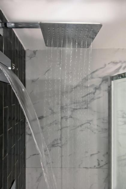 Fellini Design Suites - image 16