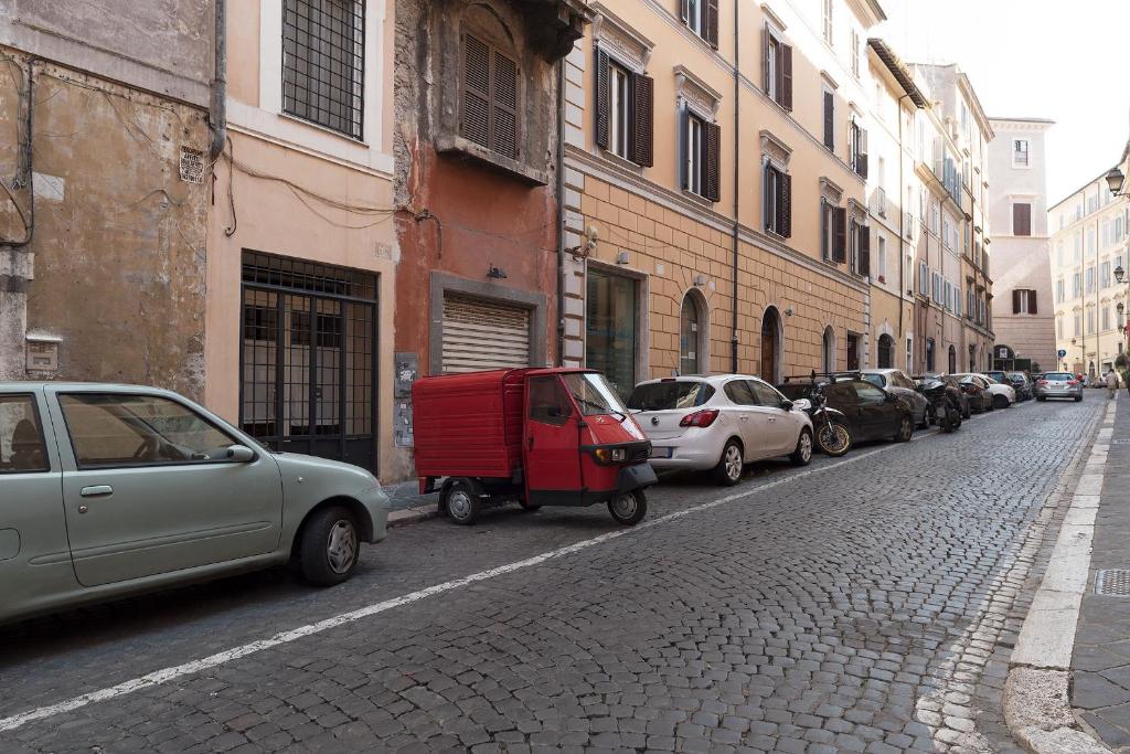 By the charming Piazza Navona - FromHometoRome - image 2