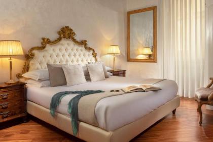 Condotti Corner Apartment Piazza di Spagna - image 13