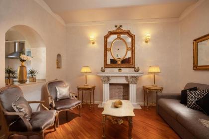 Condotti Corner Apartment Piazza di Spagna - image 5