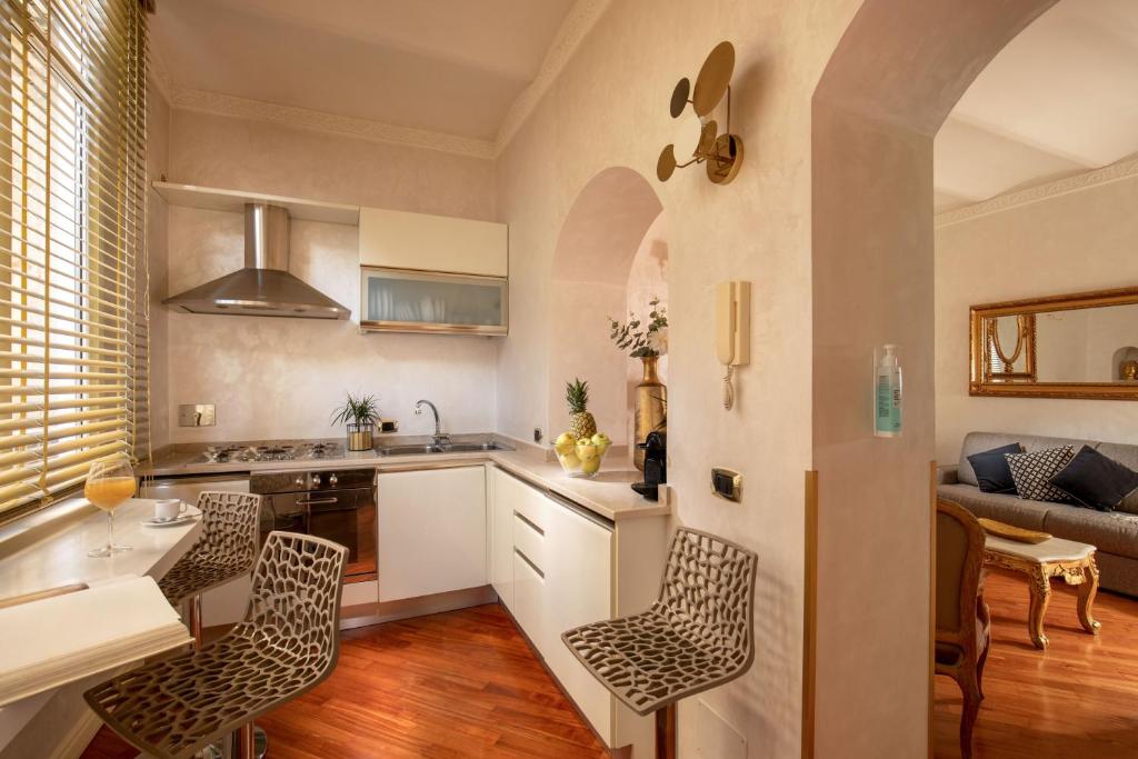 Condotti Corner Apartment Piazza di Spagna - image 6