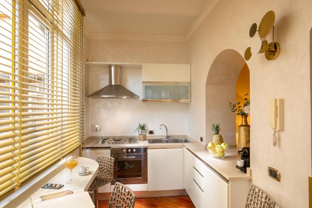 Condotti Corner Apartment Piazza di Spagna - image 7