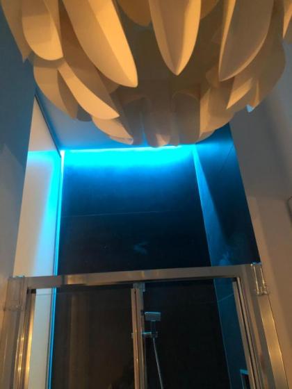 Room 76 - image 19