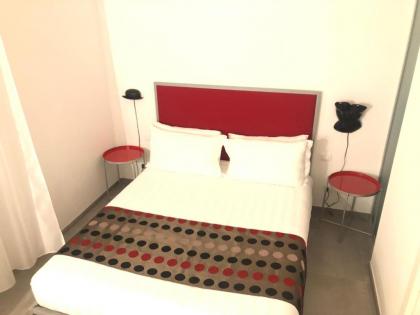 Room 76 - image 20