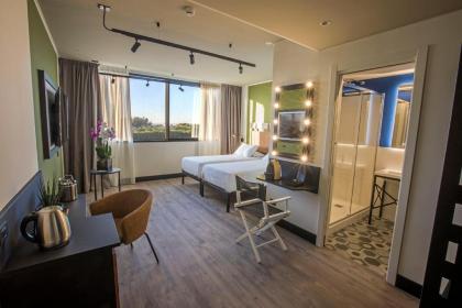 MOVIE MOVIE HOTEL - image 1