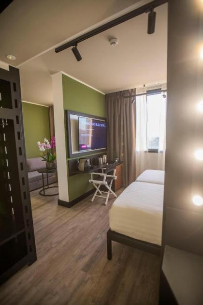 MOVIE MOVIE HOTEL - image 2
