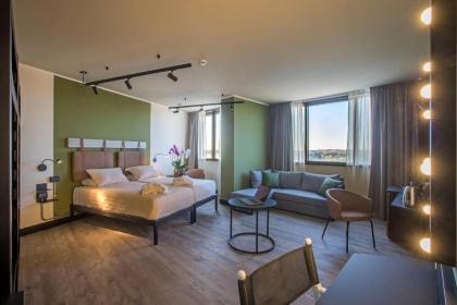 MOVIE MOVIE HOTEL - image 3