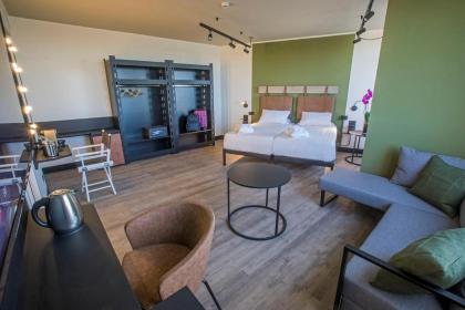 MOVIE MOVIE HOTEL - image 5