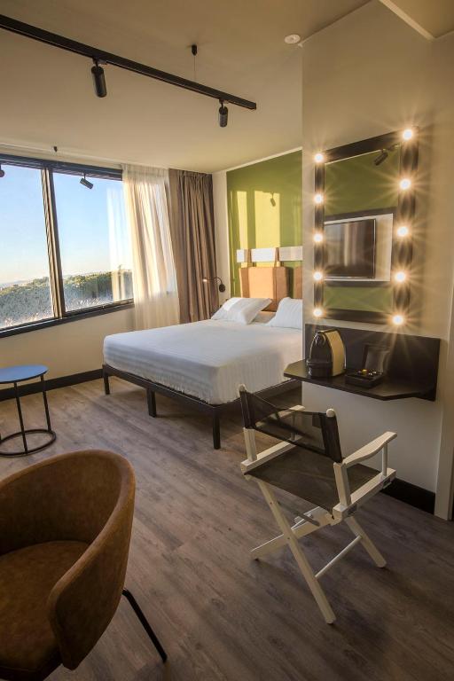 MOVIE MOVIE HOTEL - image 7
